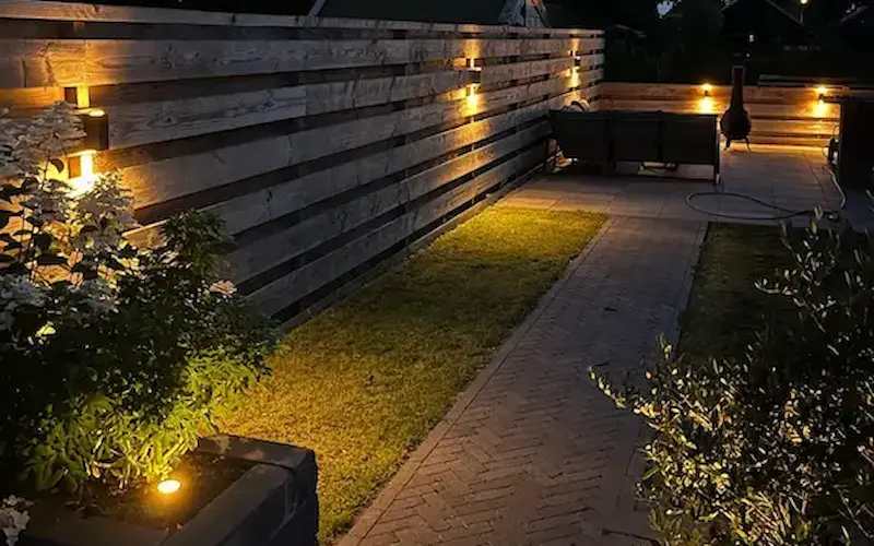Tuinverlichting aangelegd in Bovensmilde – sfeervolle LED-spots en schuttingverlichting